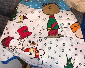 Peanuts Christmas tree skirt