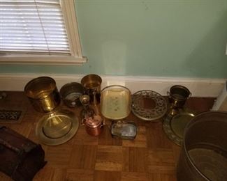 Vintage brass and copper pieces 