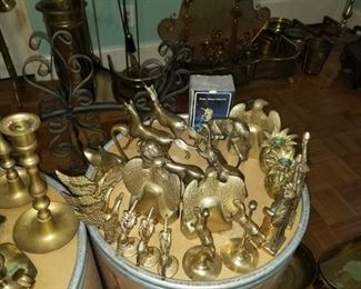 Various brass pieces 