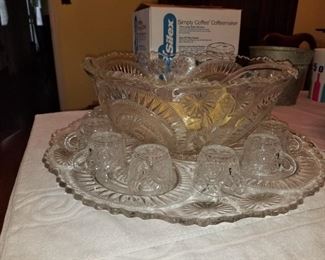 L.E. Smith "Pinwheel and Stars" pattern punchbowl and cups with matching platter