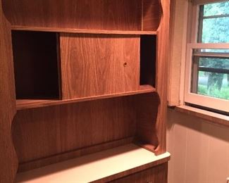 good storage unit with drawers