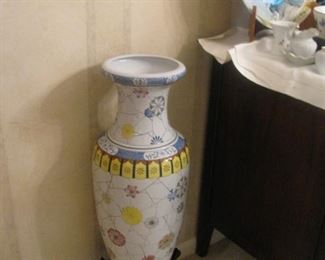 chinese large vase on stand