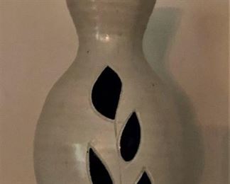 Williamsburg stoneware vase
