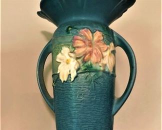 Roseville vase "Blue Cosmos" # 953-9