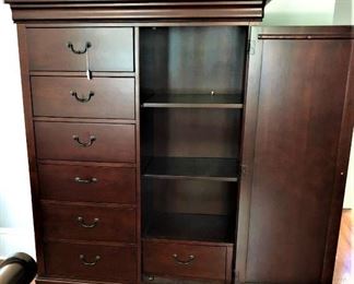Broyhill side by side chest of drawers