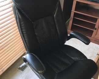 LEATHER OFFICE CHAIR