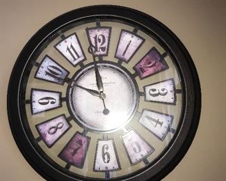 ROUND WALL CLOCK