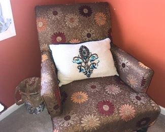 BROWN FLOWER CHAIR