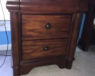 NIGHTSTAND
26” length x 16” depth x 28” height