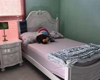 NIGHTSTAND
24” length x 17” depth x 28” height