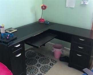 L SHAPED DESK
2 PIECES
58.5” 3 drawer side
58.5” 2 drawer side
30” height