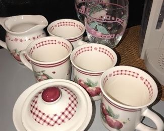 VINTAGE PFALTZGRAFF COFFEE MUGS AND SUGAR BOWL