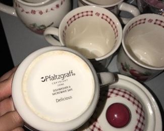 VINTAGE PFALTZGRAFF COFFEE MUGS AND SUGAR BOWL