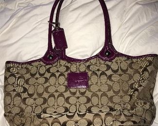 COACH HANDBAG