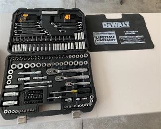 DEWALT MECHANICS TOOL SET