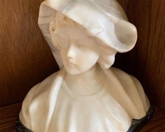 ANTIQUE MARBLE BUST SCULPTURE
