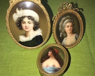 ANTIQUE HAND-PAINTED PORCELAIN PICTURES AND TRINKET BOX