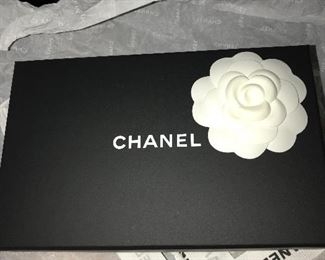 AUTHENTIC CHANEL MEDIUM SIZE ZIP WALLET