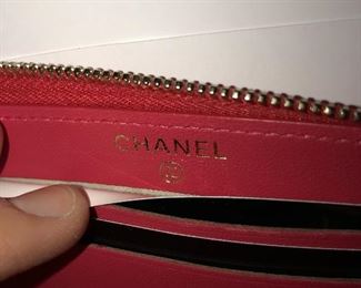AUTHENTIC CHANEL MEDIUM SIZE ZIP WALLET
