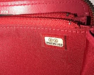 AUTHENTIC CHANEL MEDIUM SIZE ZIP WALLET