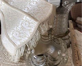 Vintage lamp parts https://ctbids.com/#!/description/share/179247