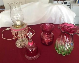 Pink glassware       https://ctbids.com/#!/description/share/183997