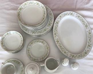 Royal Wentworth Fine China https://ctbids.com/#!/description/share/183994
