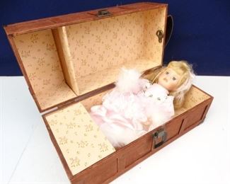Decorative Porcelain Doll Accessories in Wooden Case