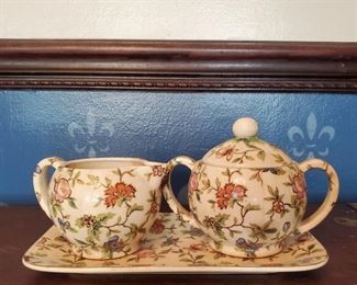 Vintage Creamer & Sugar Set
Hinode
