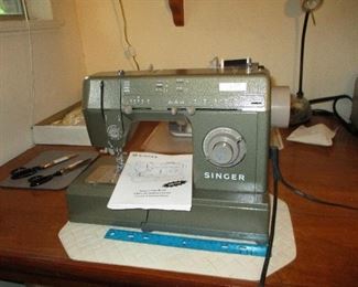 Very nice (retail over $1K) Heavy Duty Singer HD110 Sewing Machine