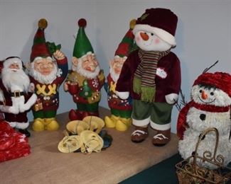 There are so many Beautiful Christmas Items in this Estate! All of them are of Quality and in Excellent Condition!