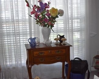 Gorgeous Flower Arrangement, Pitchers and more, sit atop this Beautiful Oueen Ann legged 2 Drawer Table