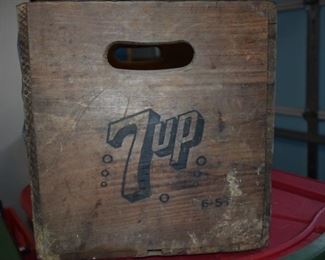 Rare 7up Bottling Company Box in Great Condition with very Clear Signage all around