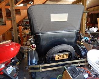 1924 MODEL T FORD