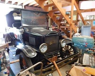 1924 MODEL T FORD