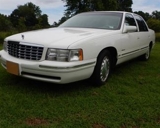 1999 CADILLAC DEVILLE, 94,000 MILES ON ODOMETER, HAS A COUPLE ISSUES BUT RUNS AND DRIVES GOOD