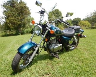 SUZUKI GZ MOTORCYCLE