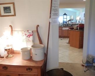 ANTIQUE COPPER APPLE BUTTER KETTLE AND LONG HANDLE STIR