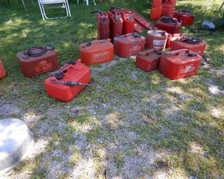 OUTBOARD MOTOR GAS CANS