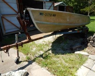 1962 GRUMAN BOAT AND TRAILER