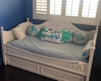 Beautiful white trundle bed