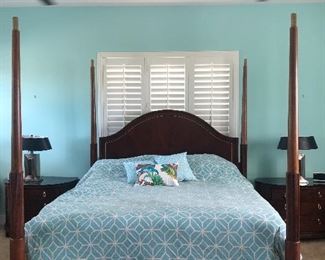 King size Thomasville 4 poster bed