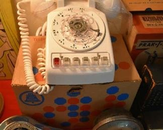 VINTAGE PHONE