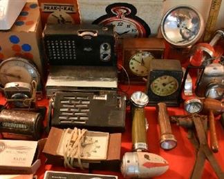 VINTAGE CLOCKS/RADIOS