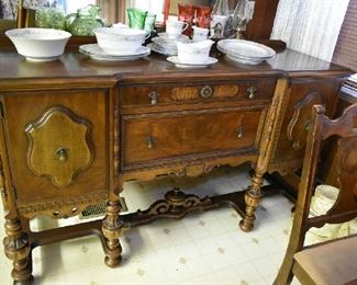 VINTAGE BUFFET