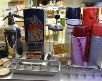 THERMOS’, ALUMINUM ICE TRAY, VINTAGE SPRITZERS