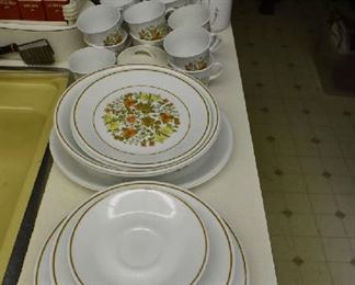 VINTAGE CORELLE