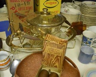 VINTAGE PYREX DECANTERS/BAKEWARE