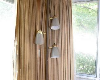 VINTAGE POLE LAMP
