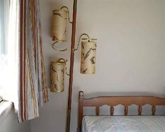 VINTAGE POLE LAMP